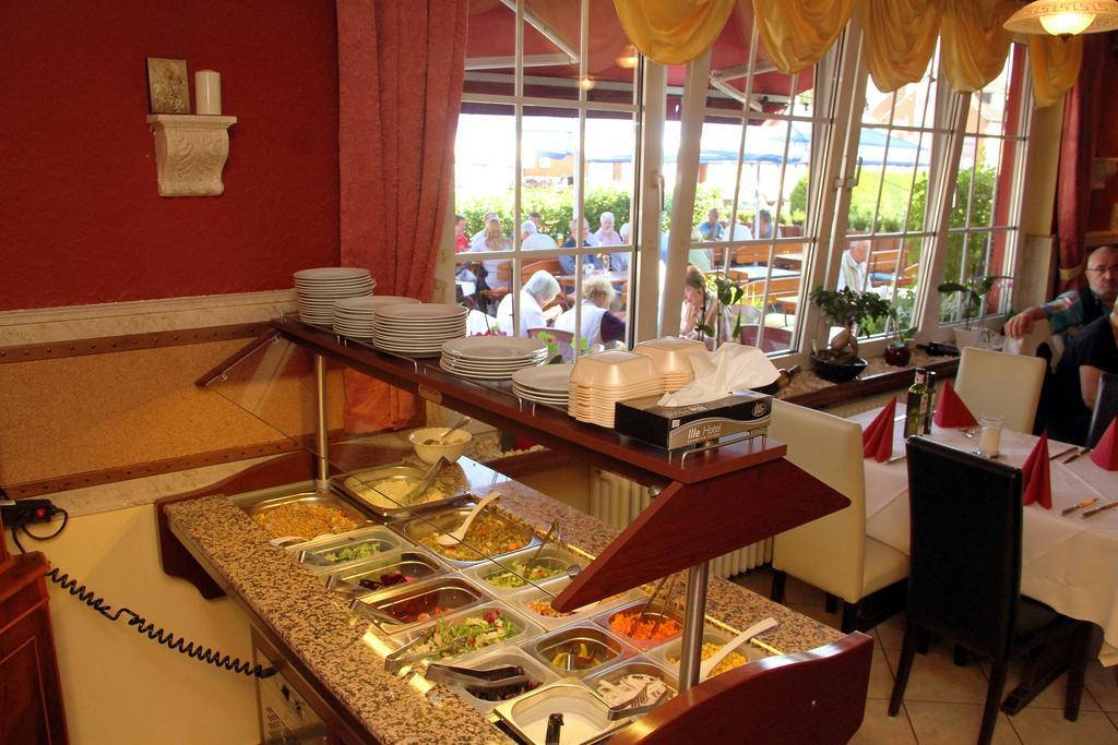 Hotel Taverne Inos Laatzen Buitenkant foto